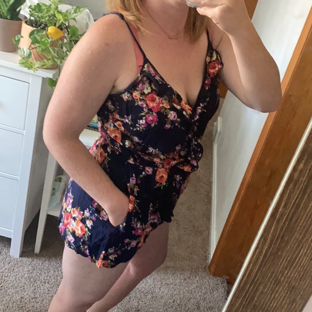 Romper - Picture 2 of 8